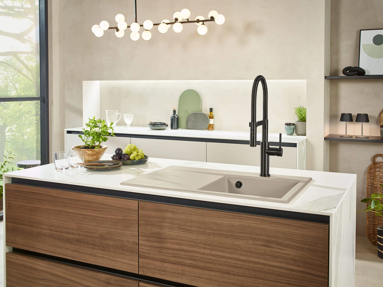 Keramický dřez Villeroy & Boch Subway Style v barvě Almond s baterií Steel Expert 2.0